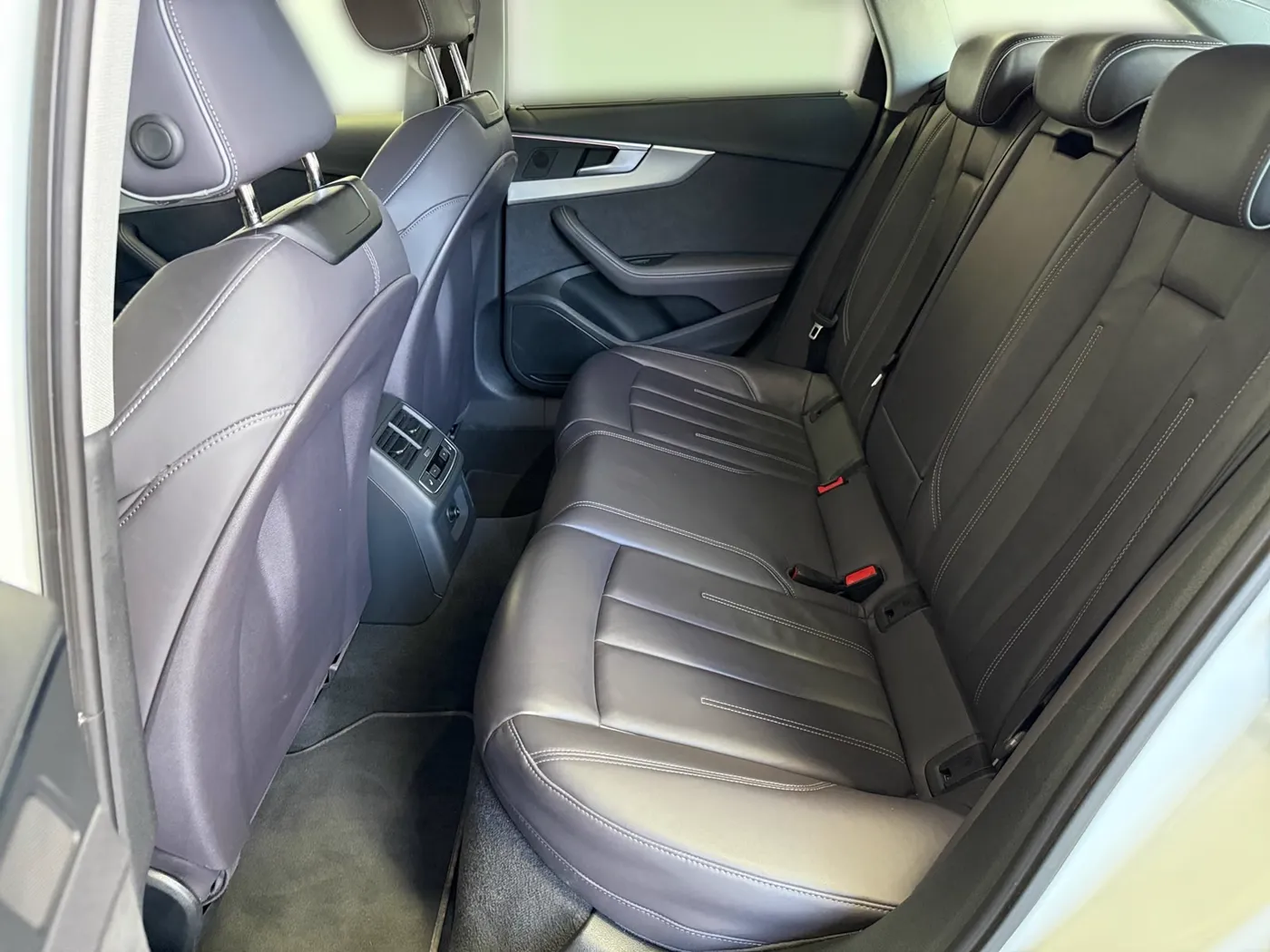 Audi A4 — Ansicht 5