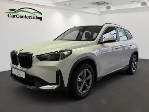 BMW X1 18i, Mineralweiss Metallic
