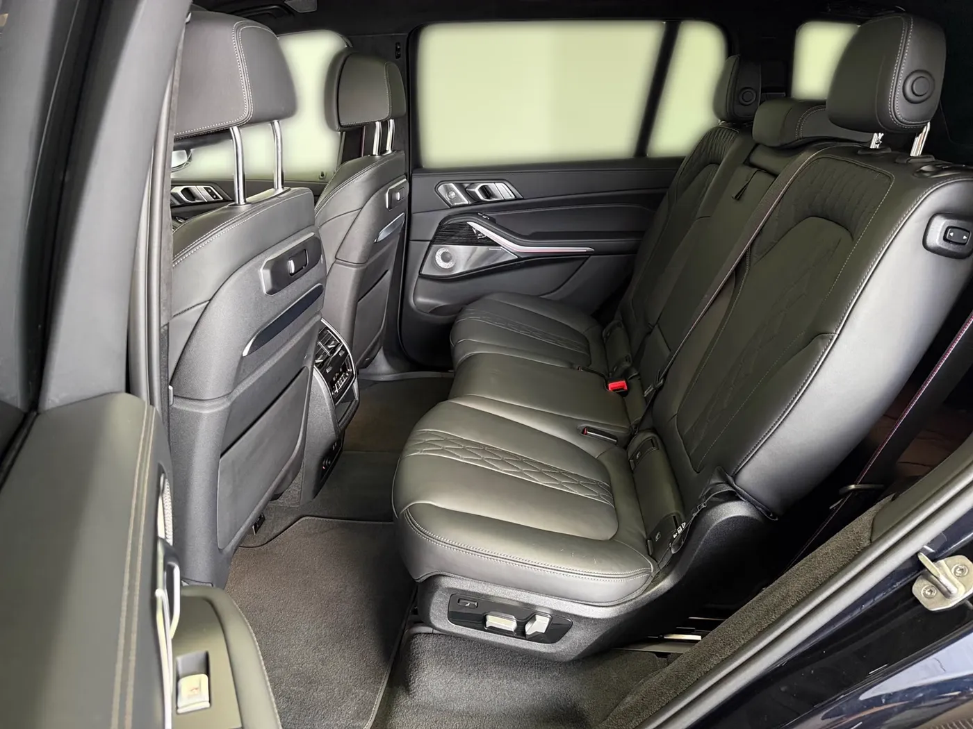 BMW X7 M60 — Ansicht 4