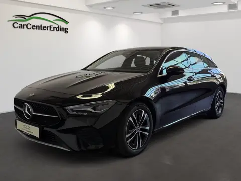 Mercedes-Benz CLA180 ShootingBrake, Nachtschwarz