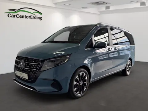 Mercedes-Benz V220 Lang, Vintageblau