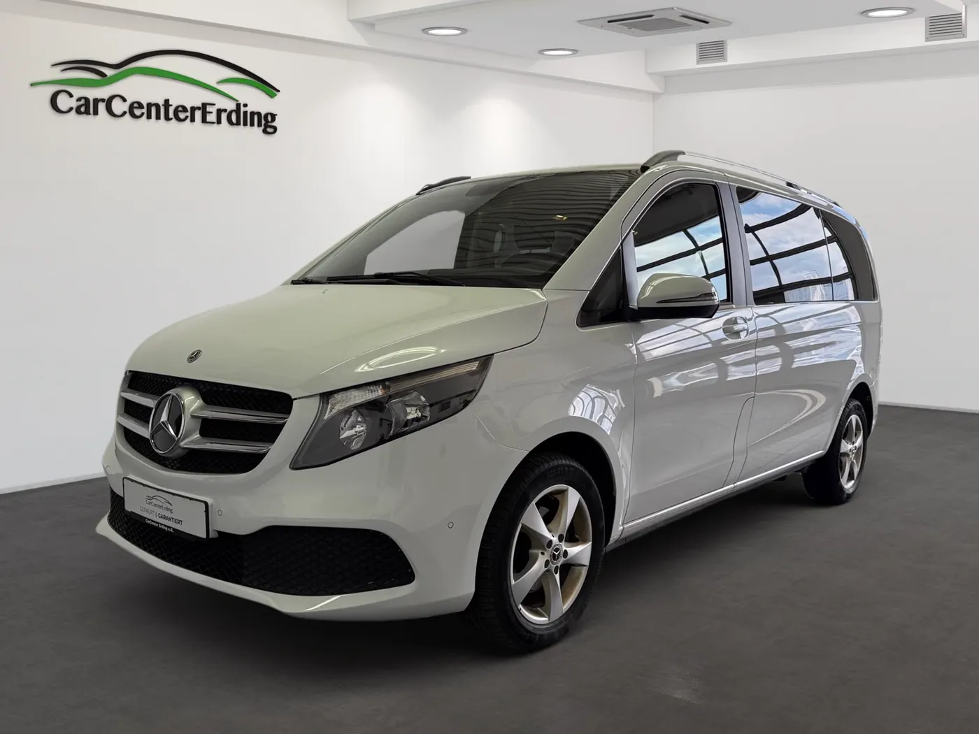 Mercedes-Benz V 220